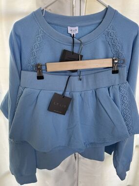 Lelis Collection Women’s 2 Piece Activewear Sweatshirt & Shorts Medium Blue NWT